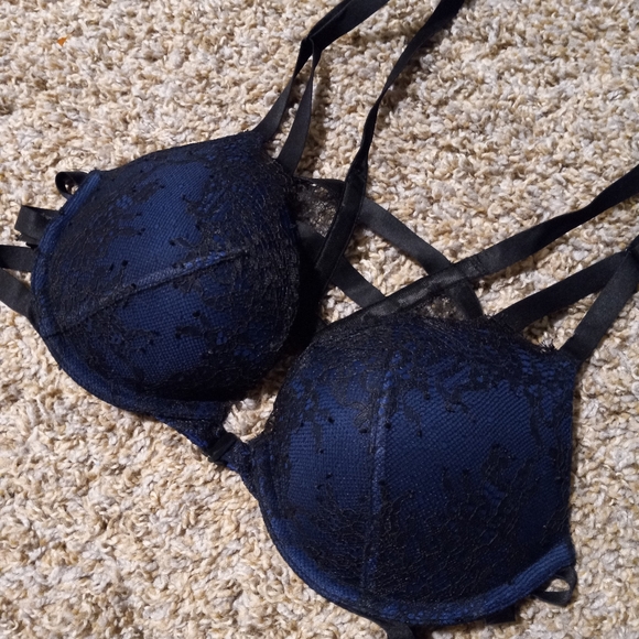 Victoria's Secret Caged Push Up Bra - Picture 5 of 11